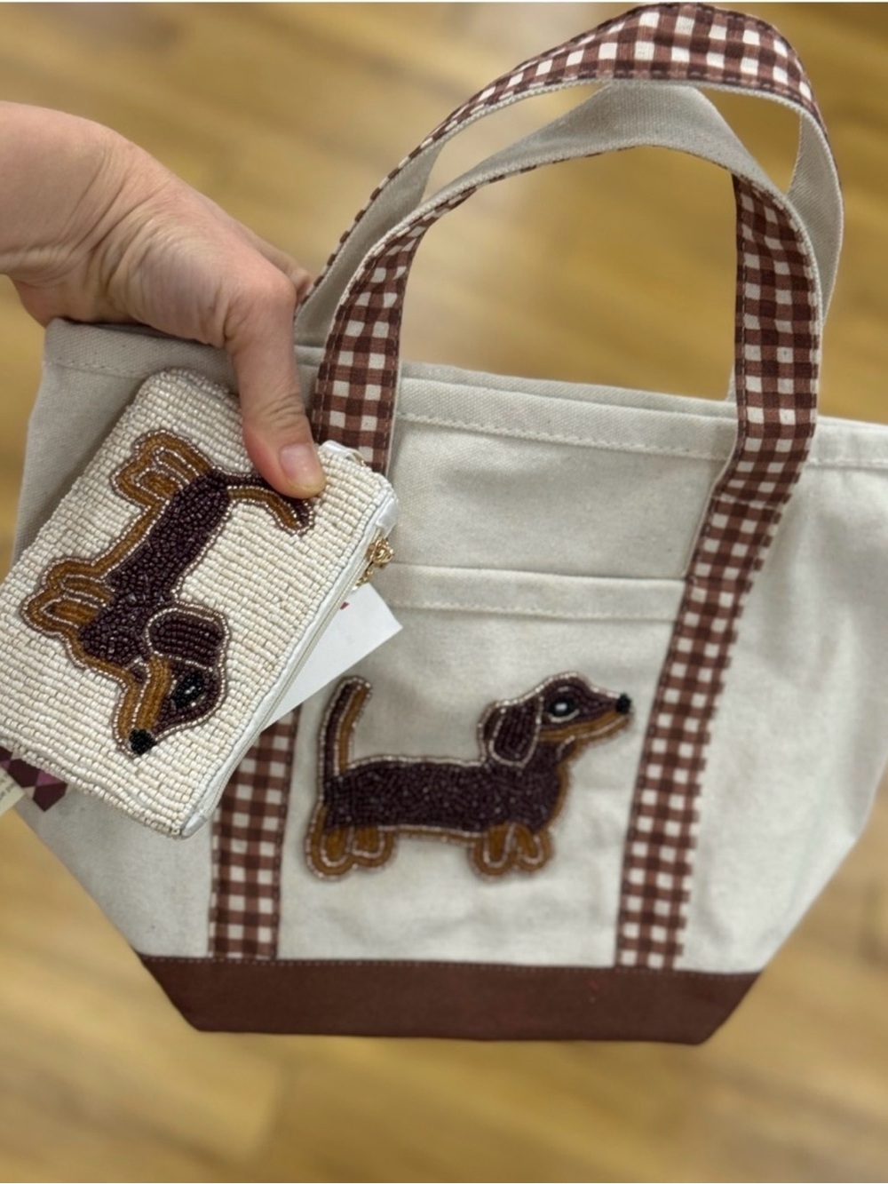 Viral beaded bag tote dog dachshund